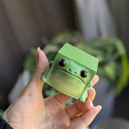 2025 New Unique Square-Shaped Frog Design Crafted From Resin Ideal for Desktop Display & Home Decoration Adding Fun to Spaces
